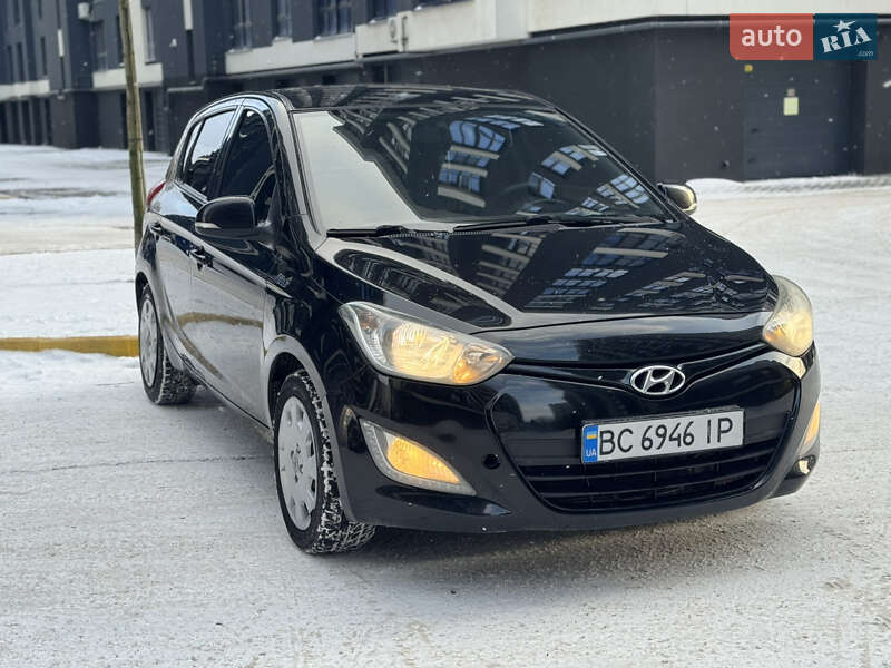 Хетчбек Hyundai i20 2012 в Івано-Франківську