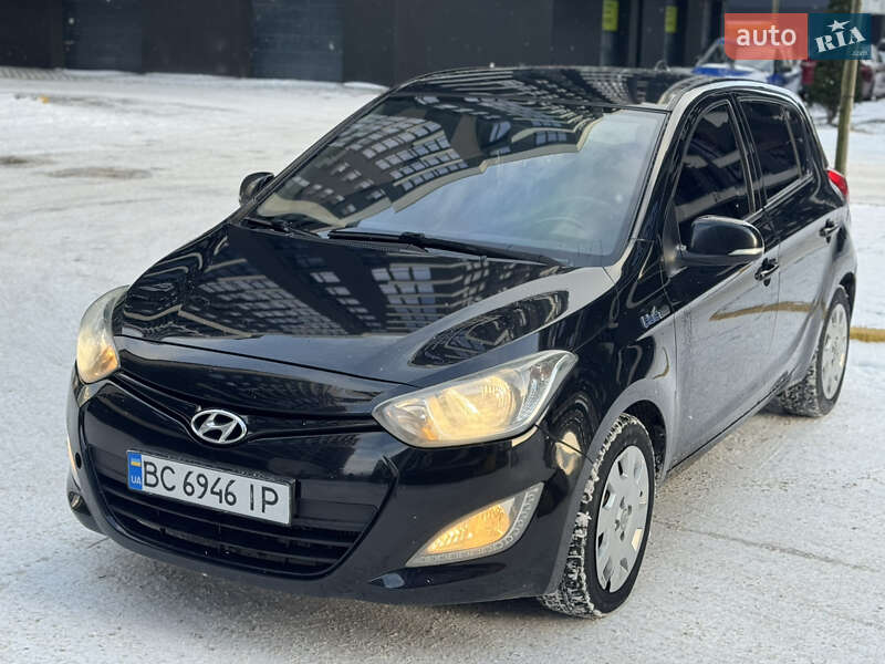 Хетчбек Hyundai i20 2012 в Івано-Франківську