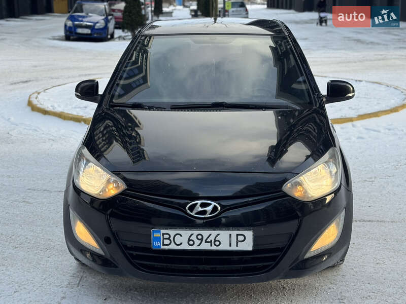 Хетчбек Hyundai i20 2012 в Івано-Франківську