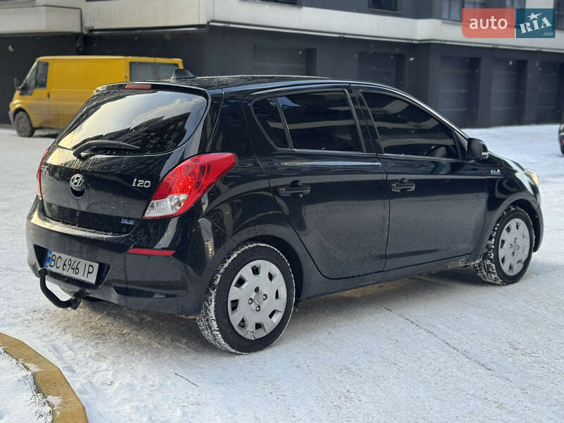 Хетчбек Hyundai i20 2012 в Івано-Франківську