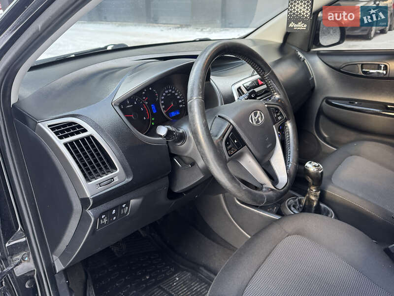 Хетчбек Hyundai i20 2012 в Івано-Франківську