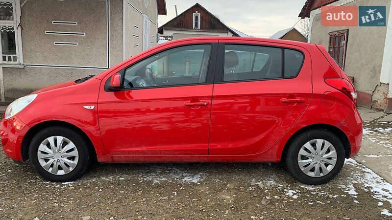 Хетчбек Hyundai i20 2012 в Снятині фото 3 Хетчбек Hyundai i20 2012 в Снятині