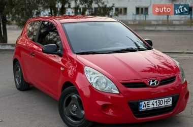 Хэтчбек Hyundai i20 2010 в Вольногорске