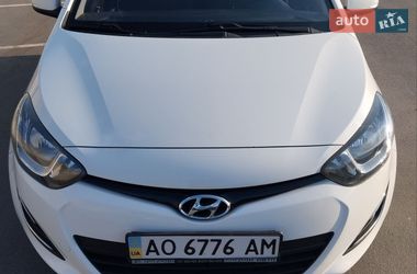 Хэтчбек Hyundai i20 2013 в Ужгороде