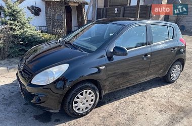 Хетчбек Hyundai i20 2012 в Зміїві