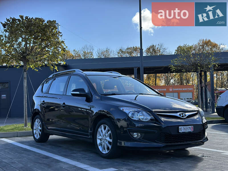 Универсал Hyundai i30 Wagon 2010 в Луцке