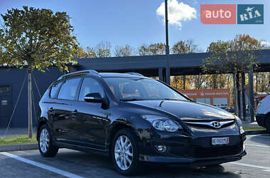 Универсал Hyundai i30 Wagon 2010 в Луцке