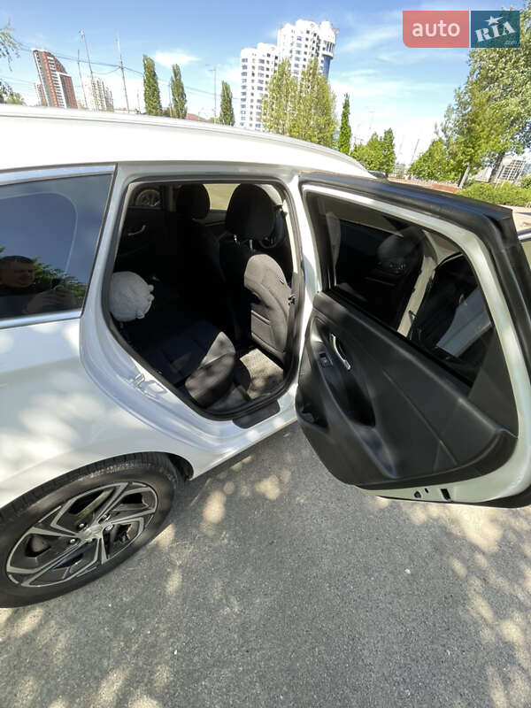 Универсал Hyundai i30 Wagon 2021 в Киеве