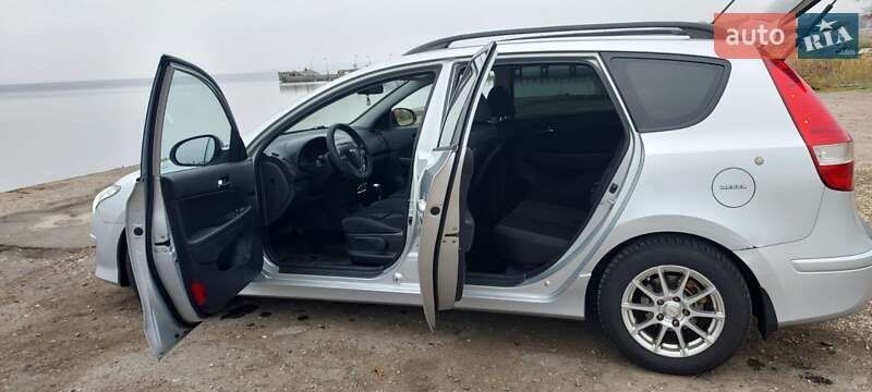 Универсал Hyundai i30 Wagon 2010 в Одессе фото 15 Универсал Hyundai i30 Wagon 2010 в Одессе