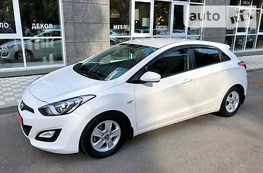 Хэтчбек Hyundai i30 2013 в 