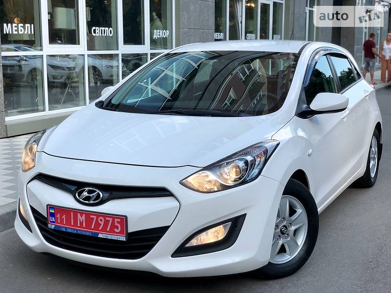 Хэтчбек Hyundai i30 2013 в 