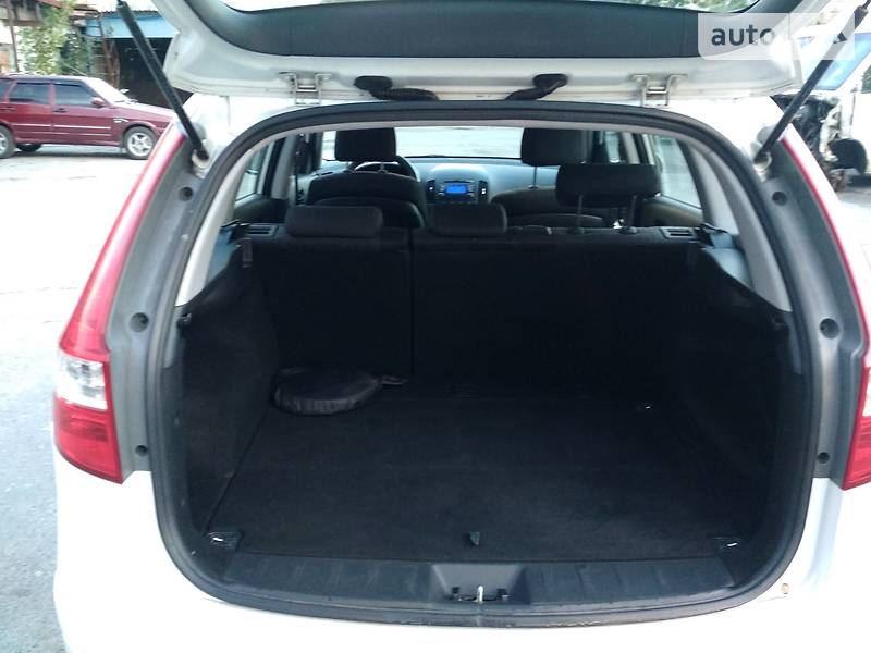 Універсал Hyundai i30 2011 в Звягелі