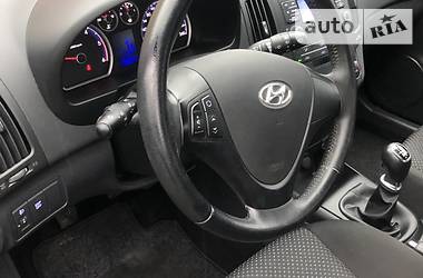 Универсал Hyundai i30 2011 в Радивилове