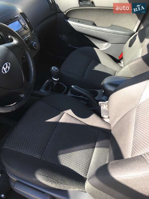 Универсал Hyundai i30 2011 в Львове