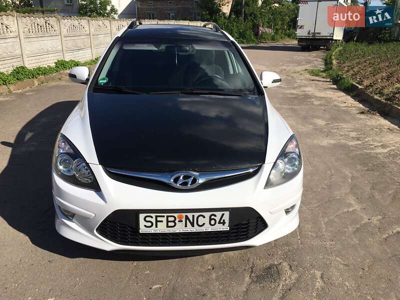Универсал Hyundai i30 2011 в Львове