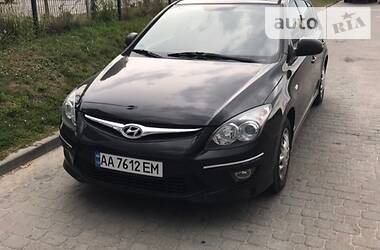 Хетчбек Hyundai i30 2011 в 