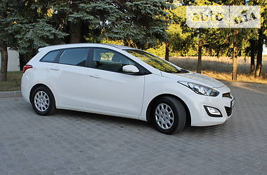 Універсал Hyundai i30 2013 в Сумах