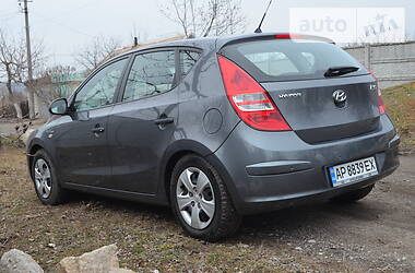 Хетчбек Hyundai i30 2009 в 
