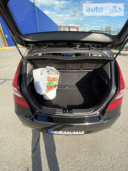 Хэтчбек Hyundai i30 2011 в Харькове