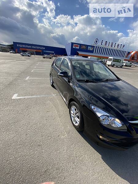 Хэтчбек Hyundai i30 2011 в Харькове