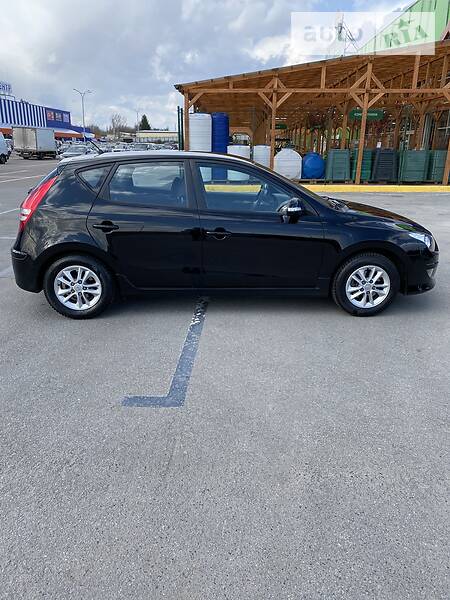 Хэтчбек Hyundai i30 2011 в Харькове