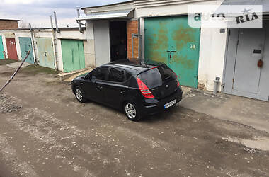 Хетчбек Hyundai i30 2010 в 