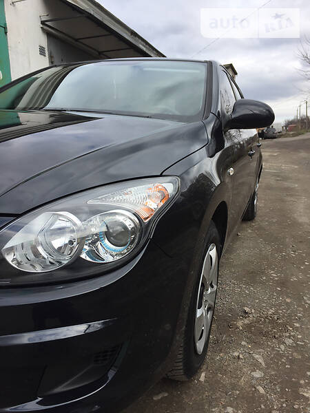 Хетчбек Hyundai i30 2010 в Рівному фото 8 Хетчбек Hyundai i30 2010 в Рівному