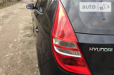 Хетчбек Hyundai i30 2010 в 