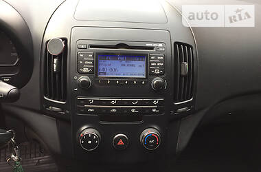 Хетчбек Hyundai i30 2010 в 