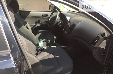 Хетчбек Hyundai i30 2010 в 