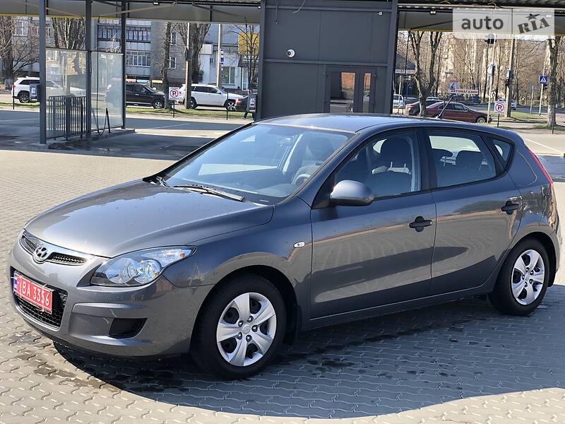 Хэтчбек Hyundai i30 2009 в Луцке