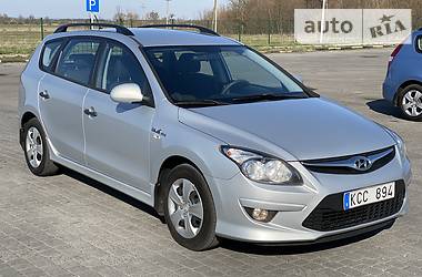 Универсал Hyundai i30 2011 в Радивилове