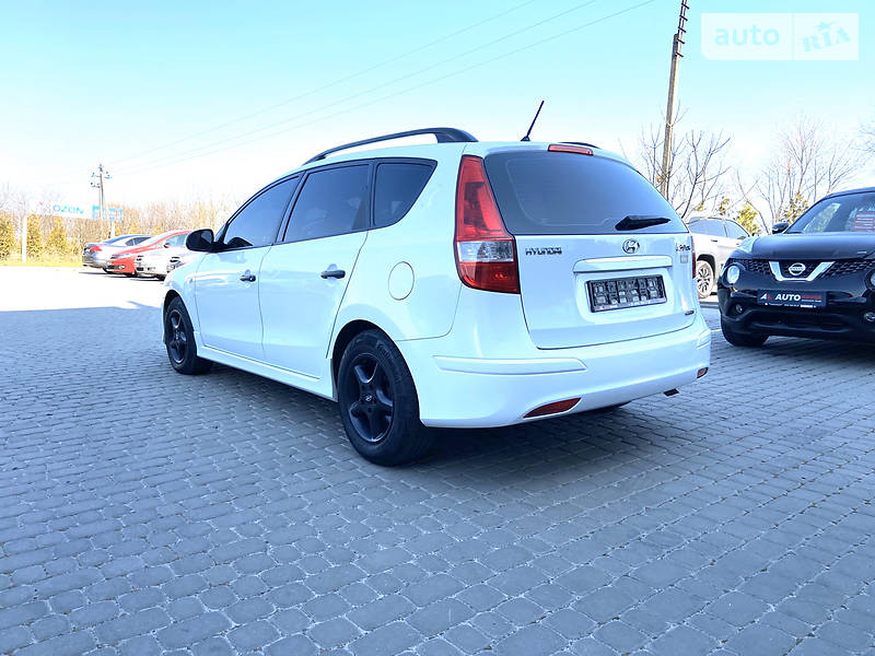 Універсал Hyundai i30 2011 в Львові