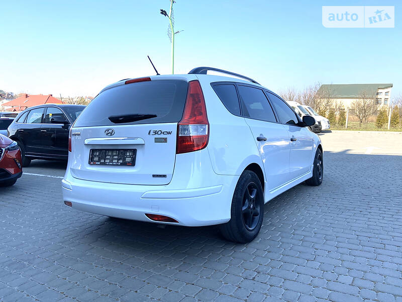 Універсал Hyundai i30 2011 в Львові
