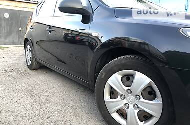 Хетчбек Hyundai i30 2009 в 