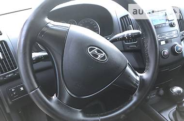 Хетчбек Hyundai i30 2009 в 