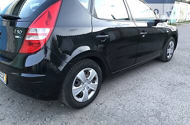 Хетчбек Hyundai i30 2009 в 
