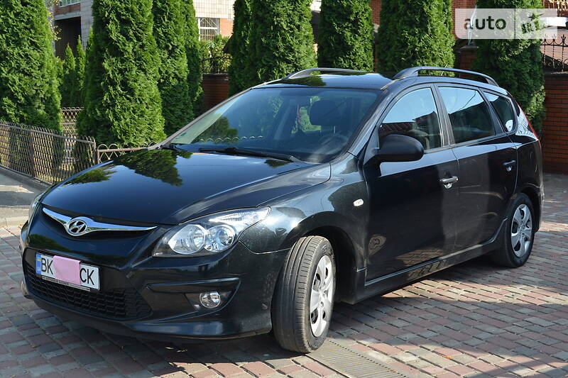 Универсал Hyundai i30 2010 в Ровно