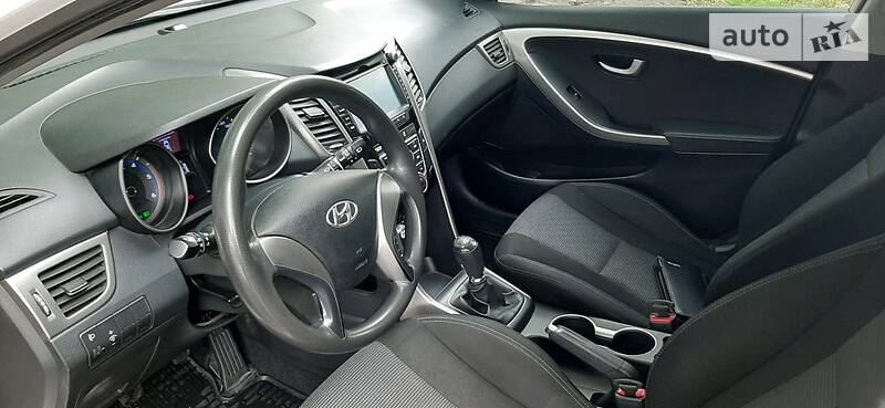 Універсал Hyundai i30 2013 в Дніпрі фото 19 Універсал Hyundai i30 2013 в Дніпрі
