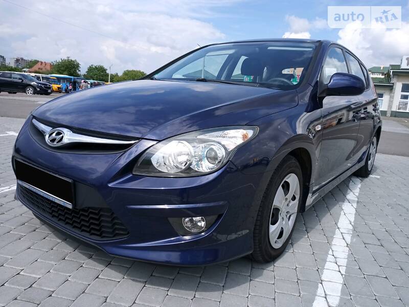 Хетчбек Hyundai i30 2010 в 