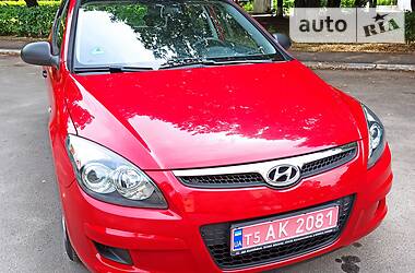 Хэтчбек Hyundai i30 2009 в Староконстантинове