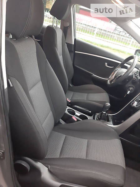 Хетчбек Hyundai i30 2012 в Шептицькому