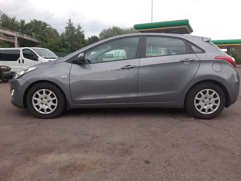 Хетчбек Hyundai i30 2012 в Шептицькому