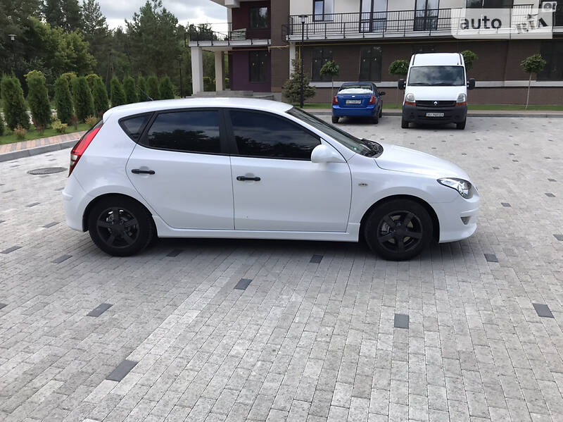 Хетчбек Hyundai i30 2010 в Києві