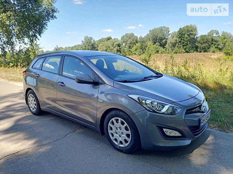 Универсал Hyundai i30 2013 в Киеве