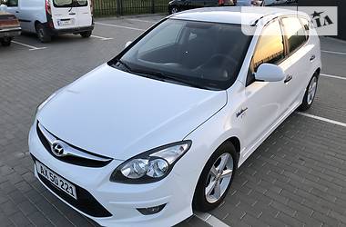 Хэтчбек Hyundai i30 2011 в Луцке