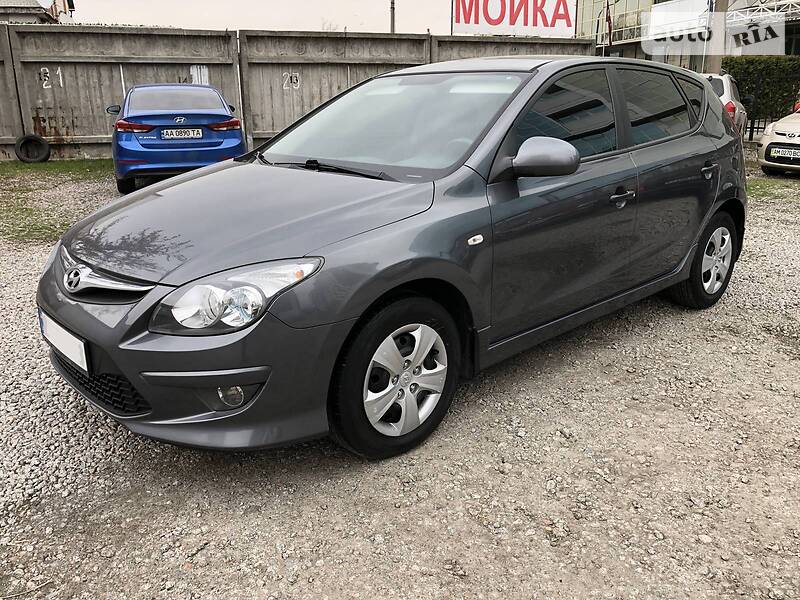 Хэтчбек Hyundai i30 2010 в Киеве