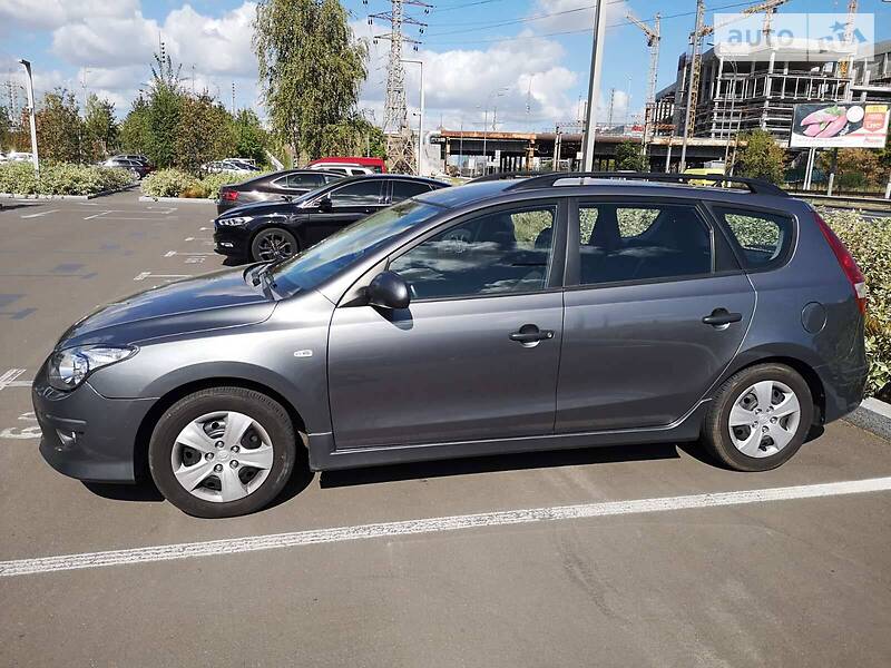 Универсал Hyundai i30 2010 в Киеве