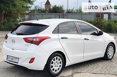 Хэтчбек Hyundai i30 2014 в Мукачево