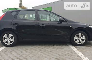 Хэтчбек Hyundai i30 2011 в Виннице